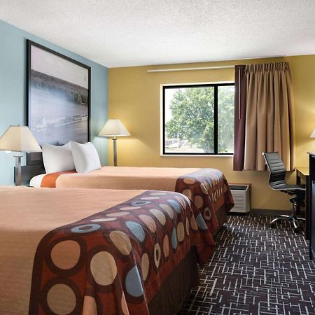 Super 8 By Wyndham Dyersville Exterior foto
