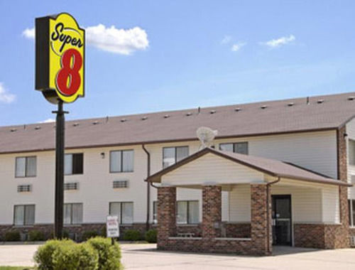 Super 8 By Wyndham Dyersville Exterior foto